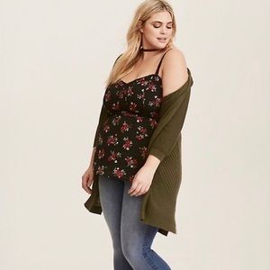 🤩 2/$15 - 
Black Red Floral Cami - Torrid 4